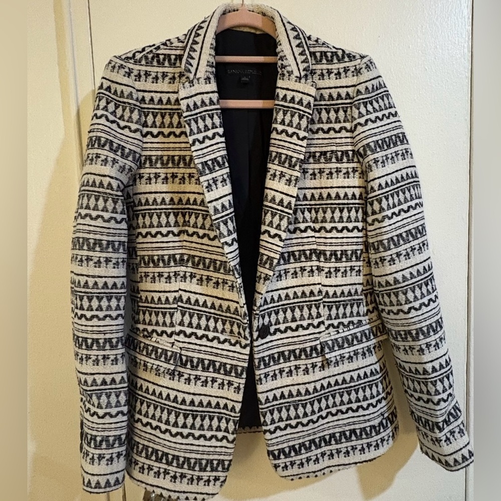 Banana Republic Black‎ & White Textured Geometric Blazer – Size 2
